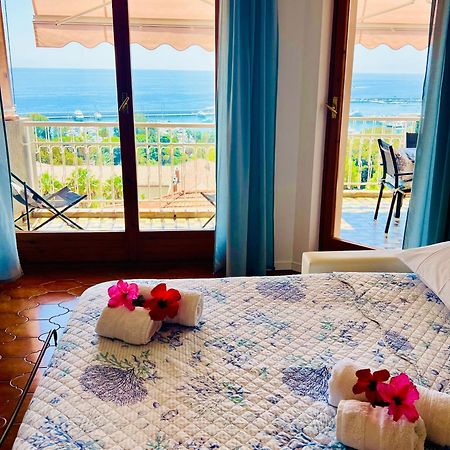 Special Home Vista Mare E Parcheggio Privato 산레모 외부 사진