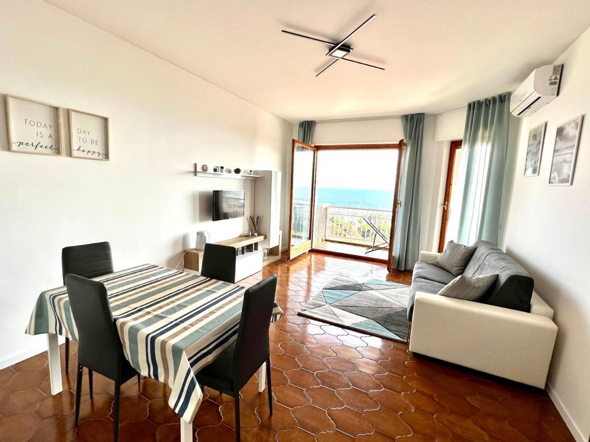 Special Home Vista Mare E Parcheggio Privato 산레모 외부 사진