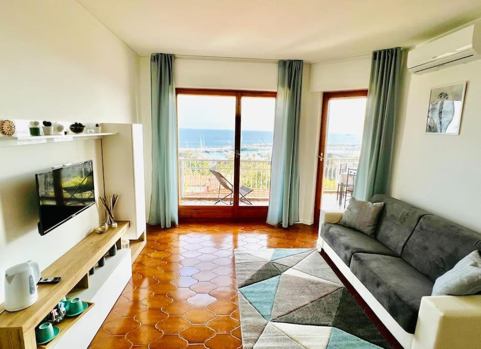Special Home Vista Mare E Parcheggio Privato 산레모 외부 사진