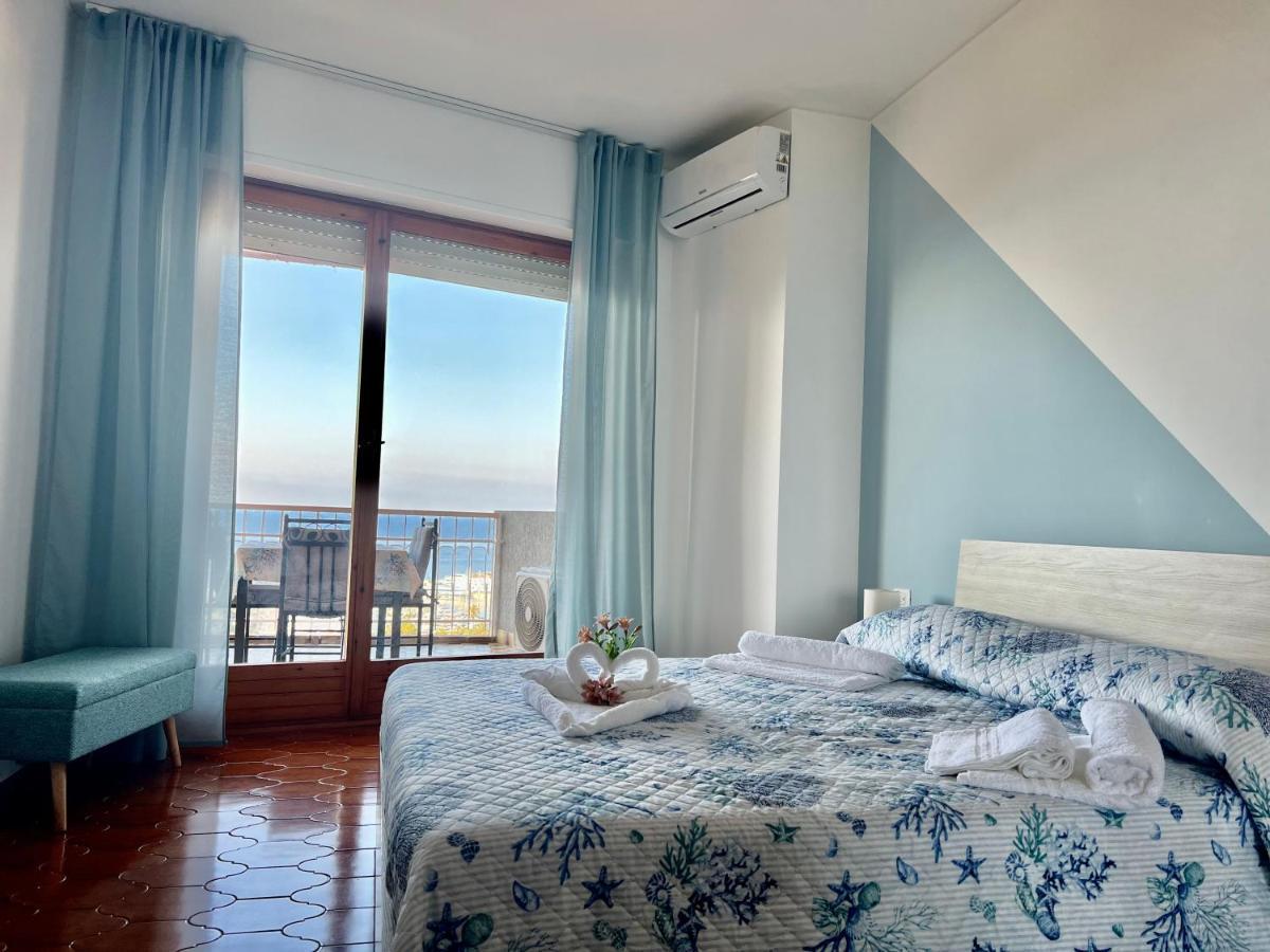 Special Home Vista Mare E Parcheggio Privato 산레모 외부 사진