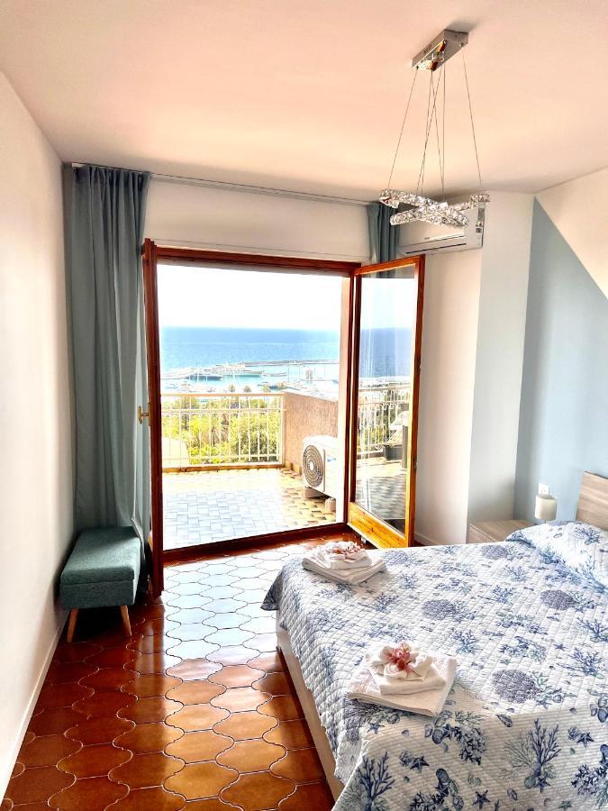 Special Home Vista Mare E Parcheggio Privato 산레모 외부 사진
