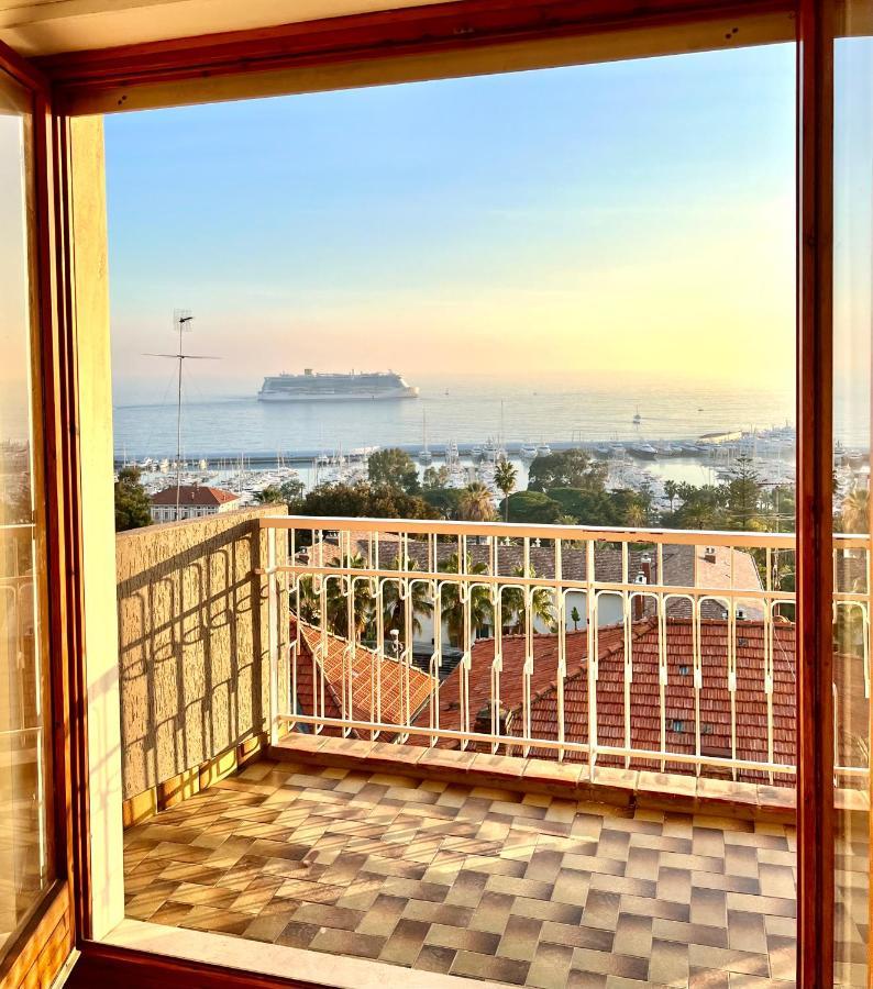 Special Home Vista Mare E Parcheggio Privato 산레모 외부 사진