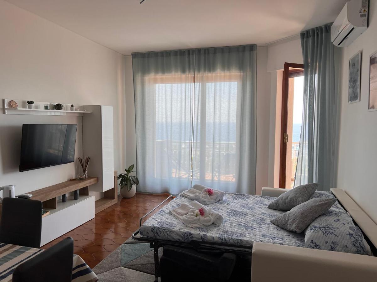 Special Home Vista Mare E Parcheggio Privato 산레모 외부 사진