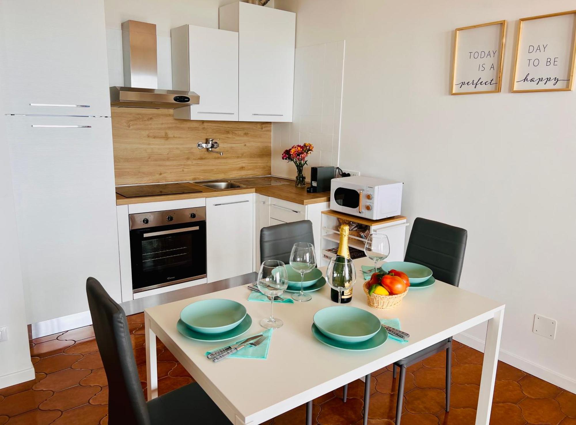 Special Home Vista Mare E Parcheggio Privato 산레모 외부 사진